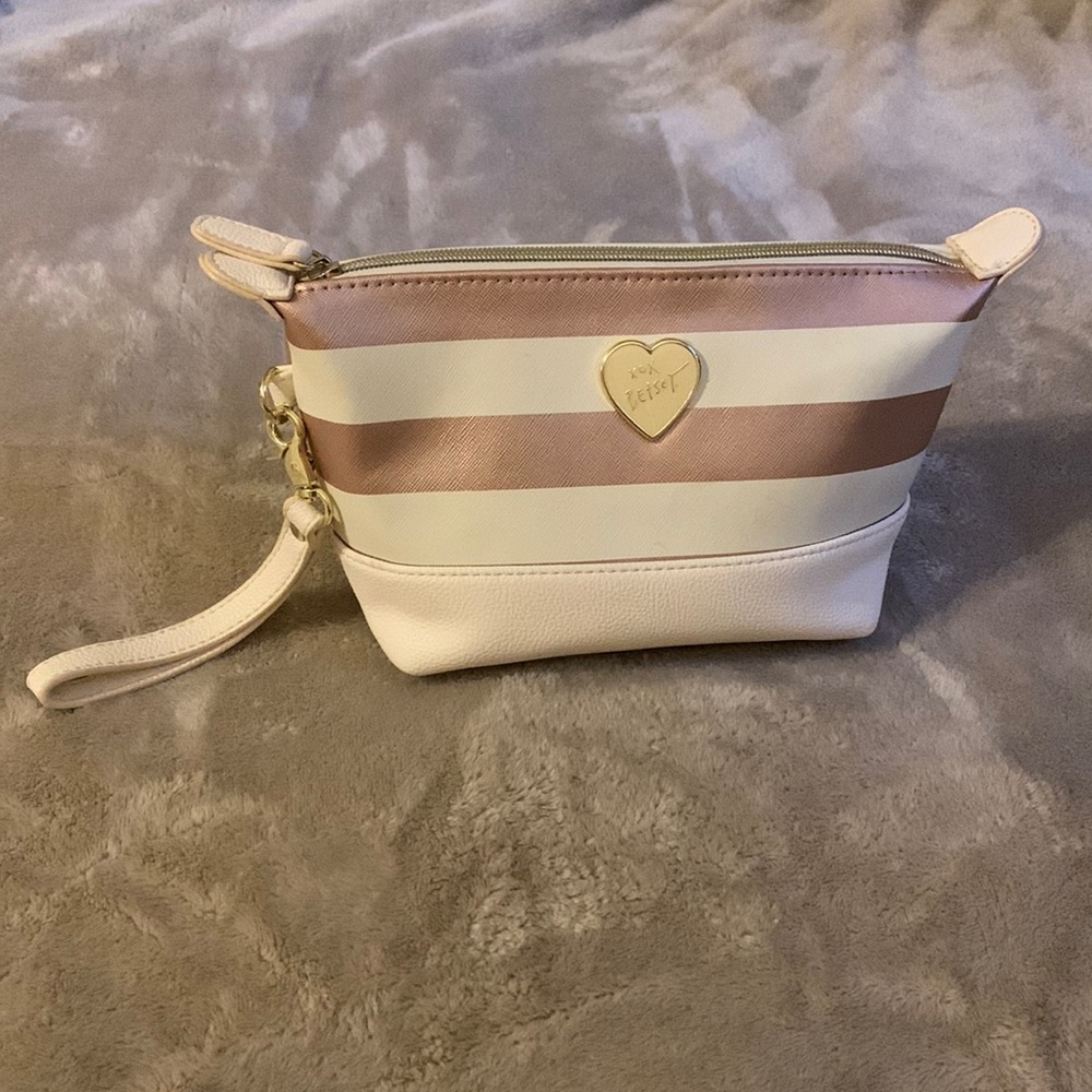 FREE GIFT! W/ XOX Betsey Rose Gold and White NWOT Beauty Bag